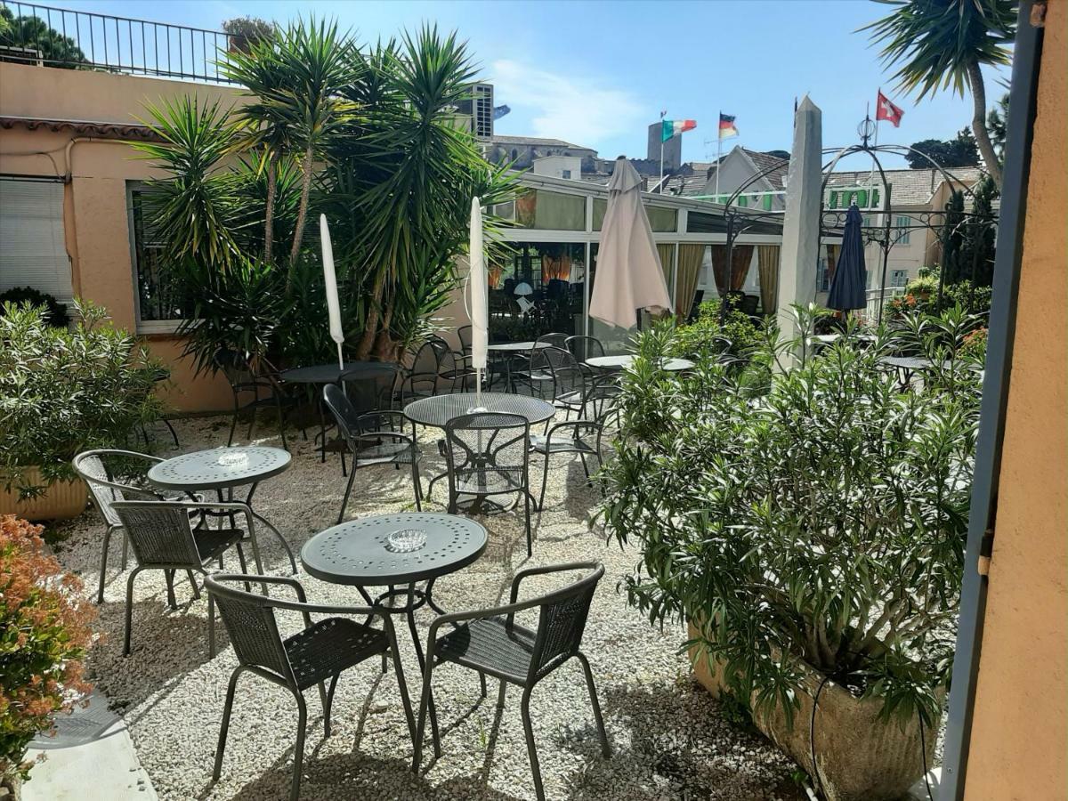 Hotel L'olivier - Piscine & Parking 3*