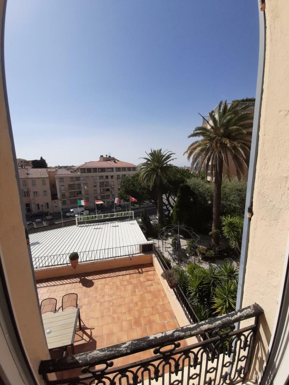 L'olivier - Piscine & Parking Cannes
