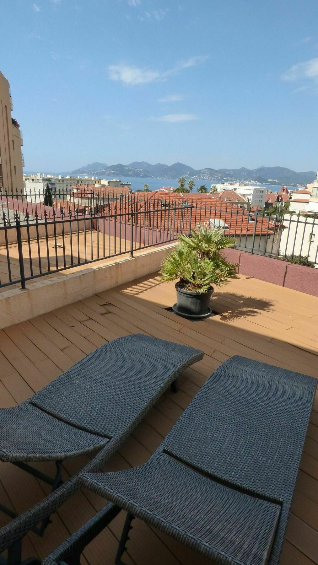 L'olivier - Piscine & Parking Hotel