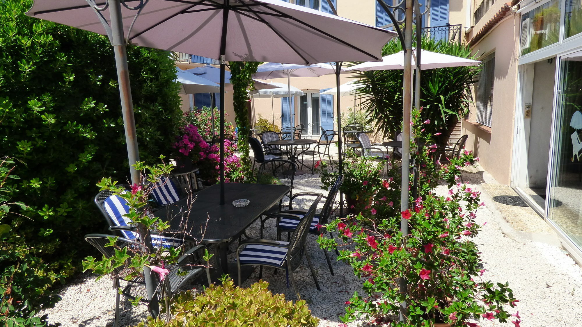 L'olivier - Piscine & Parking Cannes