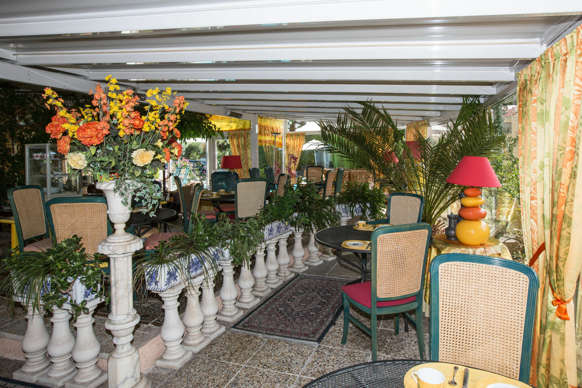 L'olivier - Piscine & Parking Hotel 3*